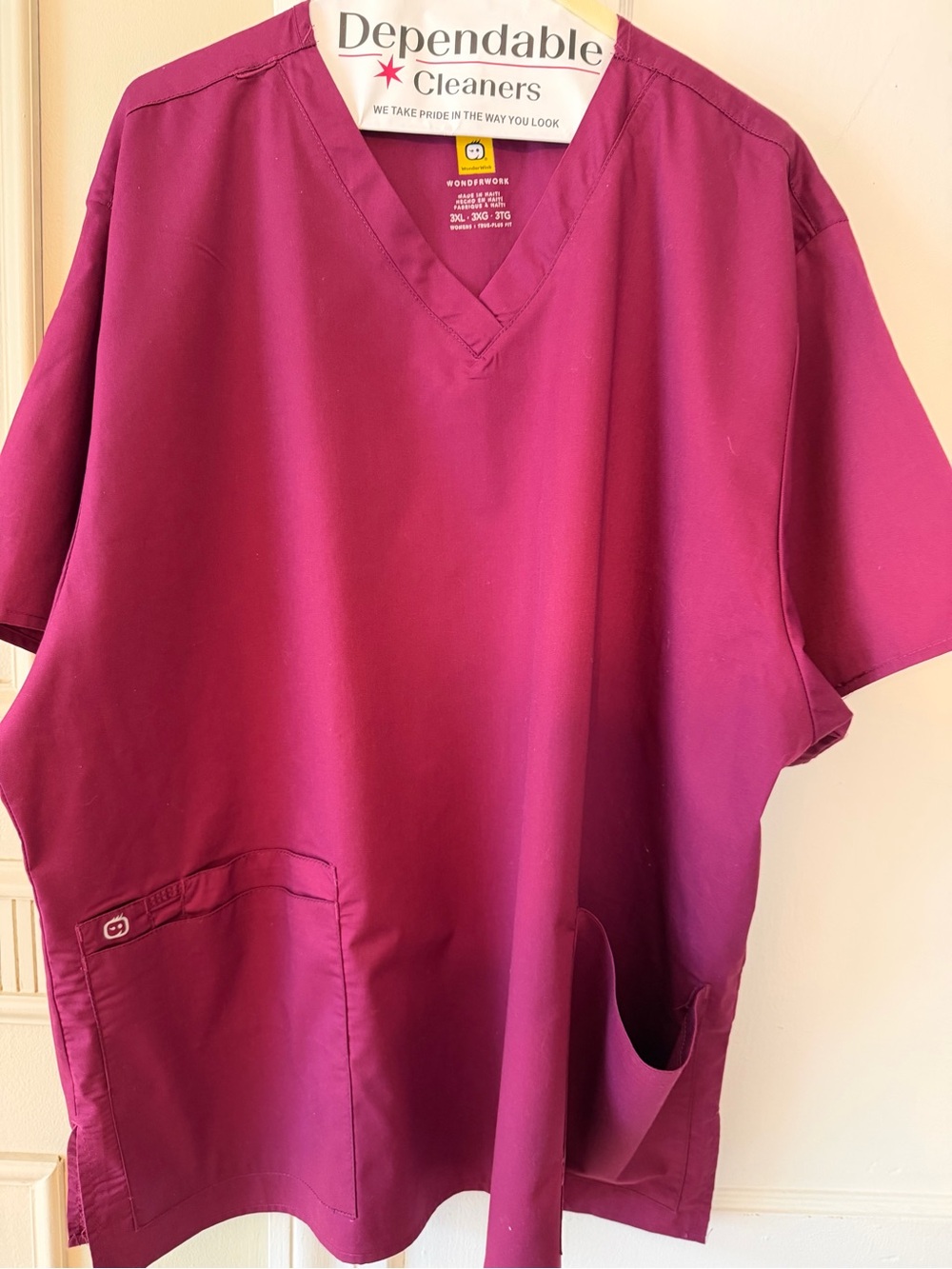 WonderWink Women's V-Neck Scrub Top in Magenta